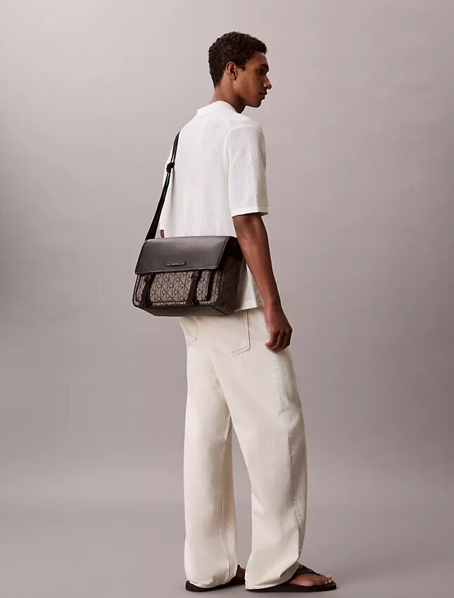 Emblem Jacquard -messenger-laukku Emblem Jacquard -messenger-laukku