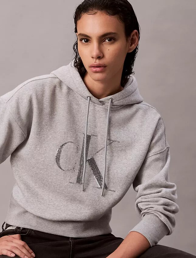 Fleece-paljettimonogrammin kanssa varustettu rento huppari Fleece-paljettimonogrammin kanssa varustettu rento huppari