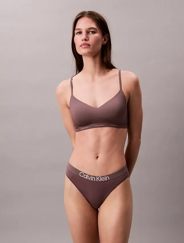 Form to Body -Bralette, kevyesti vuorattu Form to Body -Bralette, kevyesti vuorattu