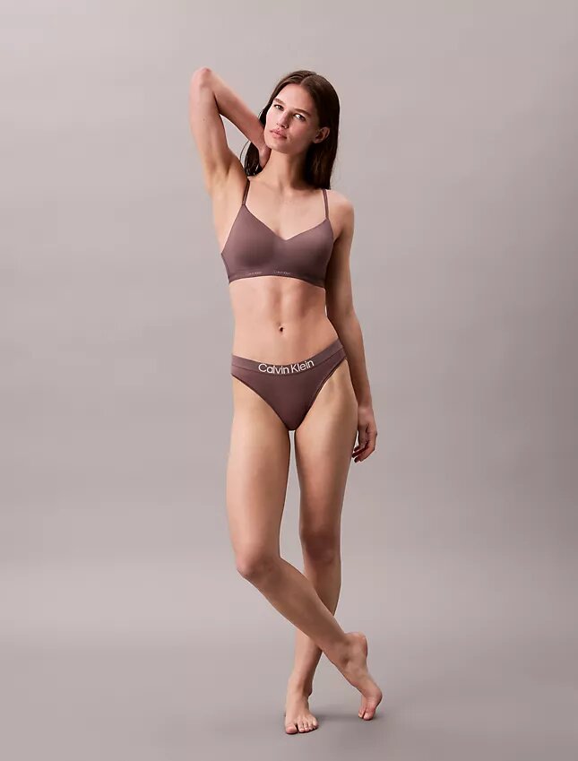 Form to Body -Bralette, kevyesti vuorattu Form to Body -Bralette, kevyesti vuorattu