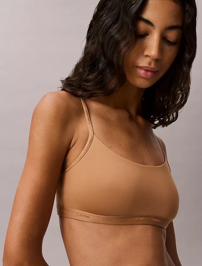 Form to Body -Bralette, kevyesti vuorattu Form to Body -Bralette, kevyesti vuorattu