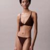 Form to Body -kevyesti vuorattu kolmiomallinen Bralette Form to Body -kevyesti vuorattu kolmiomallinen Bralette