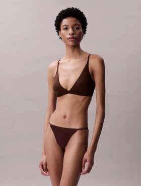 Form to Body -kevyesti vuorattu kolmiomallinen Bralette Form to Body -kevyesti vuorattu kolmiomallinen Bralette