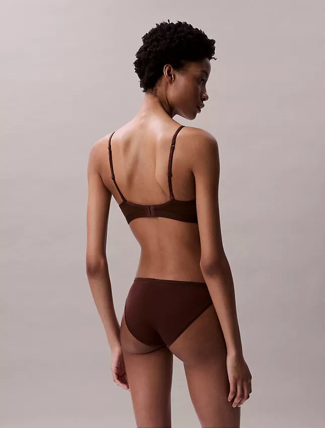 Form to Body -kevyesti vuorattu kolmiomallinen Bralette Form to Body -kevyesti vuorattu kolmiomallinen Bralette