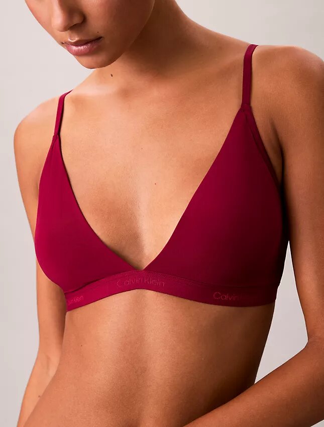 Form to Body -kevyesti vuorattu kolmiomallinen Bralette Form to Body -kevyesti vuorattu kolmiomallinen Bralette