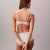 Form to Body -kevyesti vuorattu kolmiomallinen Bralette Form to Body -kevyesti vuorattu kolmiomallinen Bralette