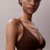 Form to Body -kevyesti vuorattu kolmiomallinen Bralette Form to Body -kevyesti vuorattu kolmiomallinen Bralette