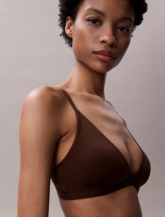 Form to Body -kevyesti vuorattu kolmiomallinen Bralette Form to Body -kevyesti vuorattu kolmiomallinen Bralette