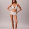 Form to Body -kevyesti vuorattu kolmiomallinen Bralette Form to Body -kevyesti vuorattu kolmiomallinen Bralette