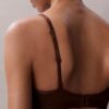 Form to Body -kevyesti vuorattu kolmiomallinen Bralette Form to Body -kevyesti vuorattu kolmiomallinen Bralette