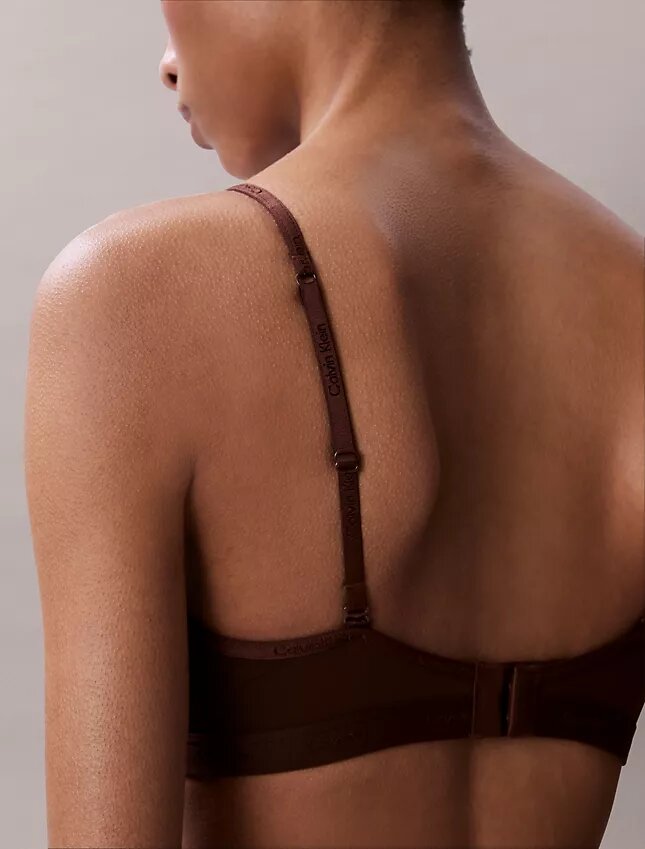 Form to Body -kevyesti vuorattu kolmiomallinen Bralette Form to Body -kevyesti vuorattu kolmiomallinen Bralette