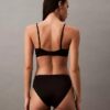 Form to Body -kevyesti vuorattu kolmiomallinen Bralette Form to Body -kevyesti vuorattu kolmiomallinen Bralette