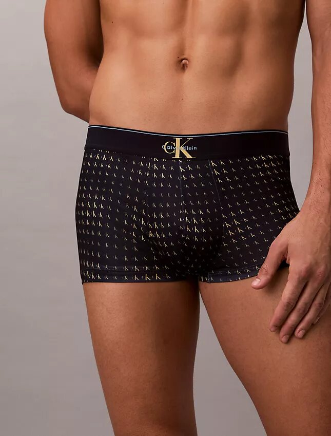 Graafinen Monogram-kuvioinen Microfiber-materiaalia sisältävä joustava Low Rise Trunk-alushousu Graafinen Monogram-kuvioinen Microfiber-materiaalia sisältävä joustava Low Rise Trunk-alushousu
