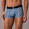 Graafinen Monogram-kuvioinen Microfiber-materiaalia sisältävä joustava Low Rise Trunk-alushousu Graafinen Monogram-kuvioinen Microfiber-materiaalia sisältävä joustava Low Rise Trunk-alushousu