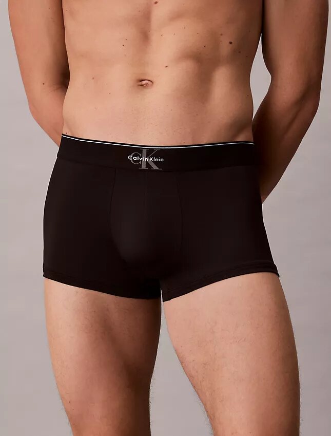 Graafinen Monogram-kuvioinen Microfiber-materiaalia sisältävä joustava Low Rise Trunk-alushousu Graafinen Monogram-kuvioinen Microfiber-materiaalia sisältävä joustava Low Rise Trunk-alushousu