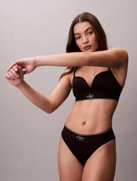 Graafinen Monogram-Microfiber-stretch-korkeavyötäröinen Bikini-alushousu Graafinen Monogram-Microfiber-stretch-korkeavyötäröinen Bikini-alushousu