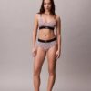 Graafinen monogrammi, Microfiber, joustava, Unlined Bralette Graafinen monogrammi, Microfiber, joustava, Unlined Bralette