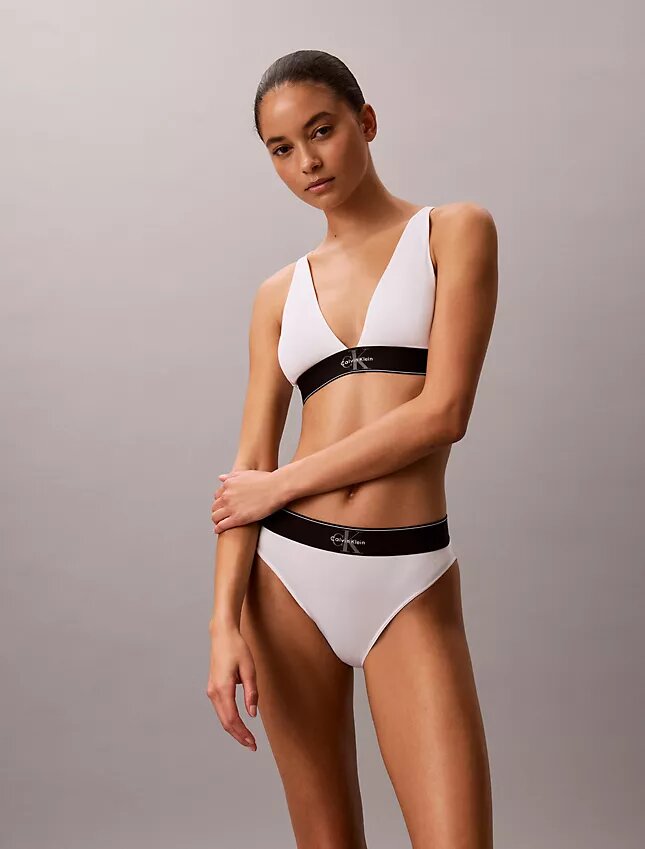 Graafinen monogrammi-Microfiber-kuituinen joustava, kevyesti vuorattu kolmiomallinen Bralette Graafinen monogrammi-Microfiber-kuituinen joustava, kevyesti vuorattu kolmiomallinen Bralette