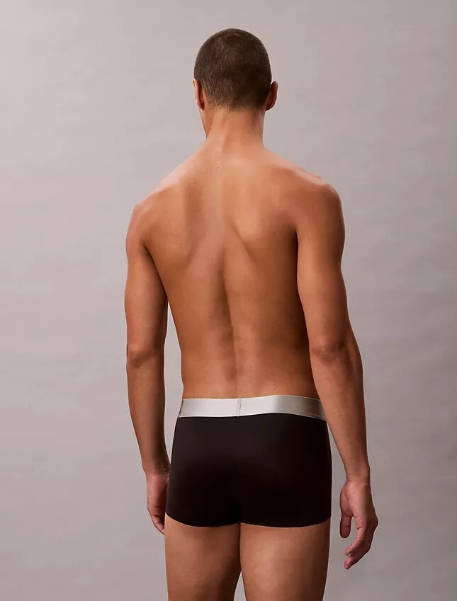 Harjattu Microfiber-materiaaliin perustuva joustava Low Rise Trunk-alushousu Harjattu Microfiber-materiaaliin perustuva joustava Low Rise Trunk-alushousu