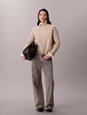 Hienoribbinen rento turtleneck-neule