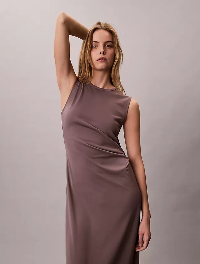 Hienostunut jersey-rypytysmekko Hienostunut jersey-rypytysmekko