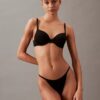 Ihanteellinen mikro-string-Bikini Ihanteellinen mikro-string-Bikini