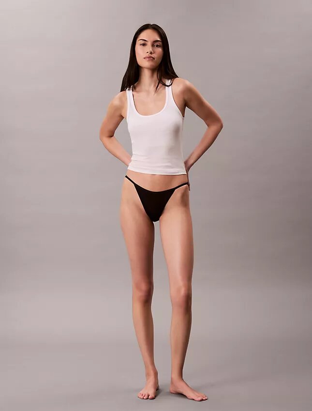 Ihanteellinen mikro-string-Bikini Ihanteellinen mikro-string-Bikini