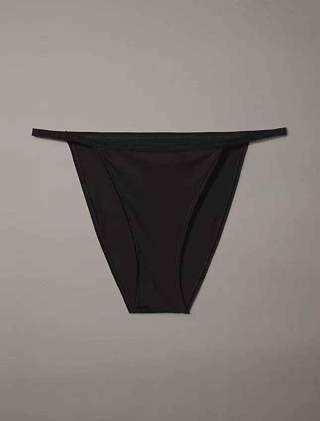 Ihanteellinen mikro-string-Bikini Ihanteellinen mikro-string-Bikini