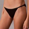 Ihanteellinen puuvillainen string-Bikini
