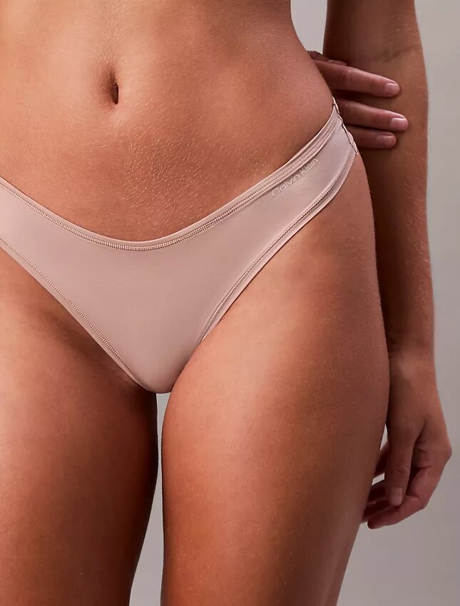 Ihanteellinen Thong Ihanteellinen Thong