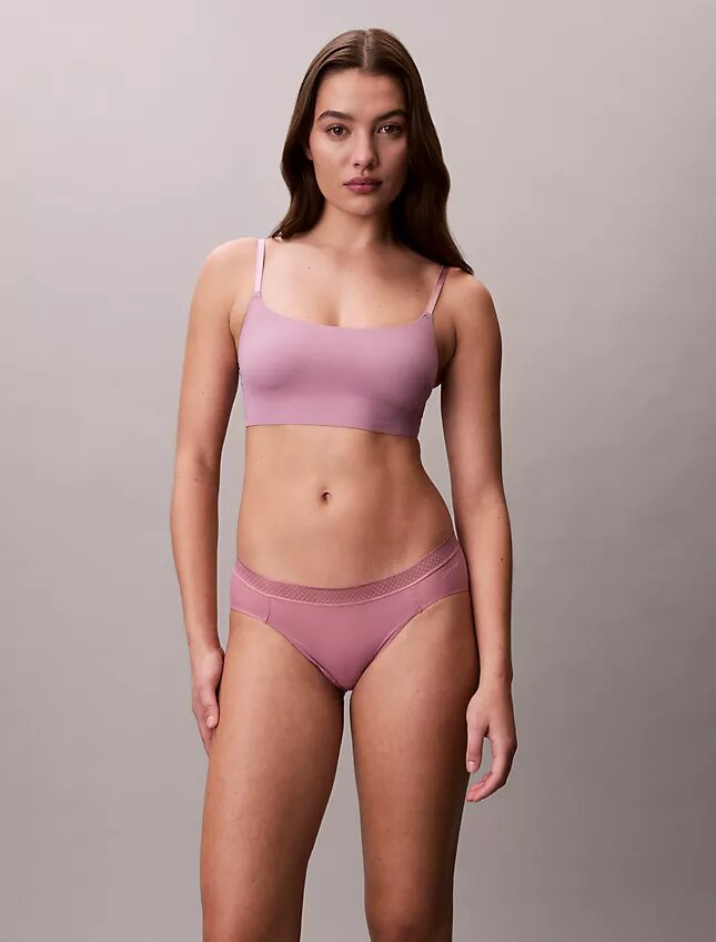 Invisibles-sarjan kaaritueton, kevyesti vuorattu Bralette Invisibles-sarjan kaaritueton, kevyesti vuorattu Bralette