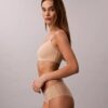 Invisibles-sarjan kaaritueton, kevyesti vuorattu Bralette Invisibles-sarjan kaaritueton, kevyesti vuorattu Bralette