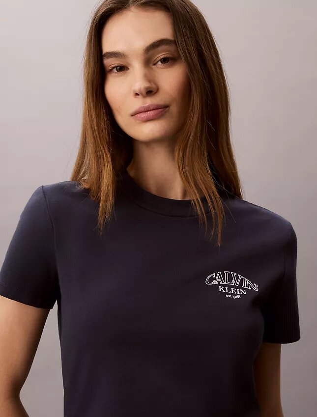 Kaareva logokuviollinen slim-fit-paita Kaareva logokuviollinen slim-fit-paita