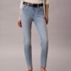 Keskikorkeat skinny-farkut