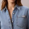 Klassinen denim-paita napit edessä Klassinen denim-paita napit edessä