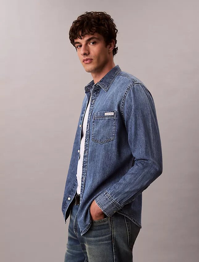 Klassinen napitettava Denim-paita Klassinen napitettava Denim-paita