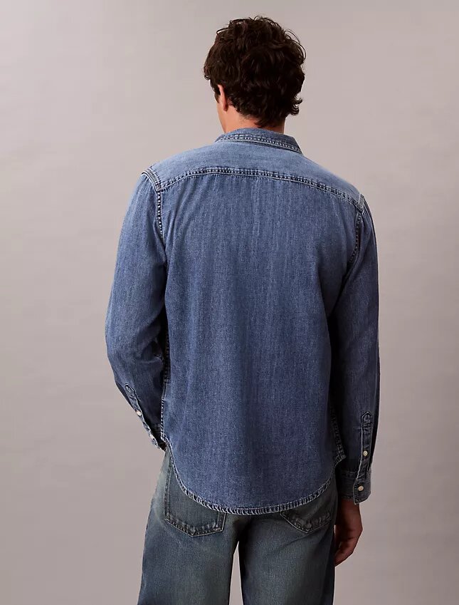 Klassinen napitettava Denim-paita Klassinen napitettava Denim-paita
