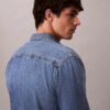 Klassinen napitettava Denim-paita Klassinen napitettava Denim-paita
