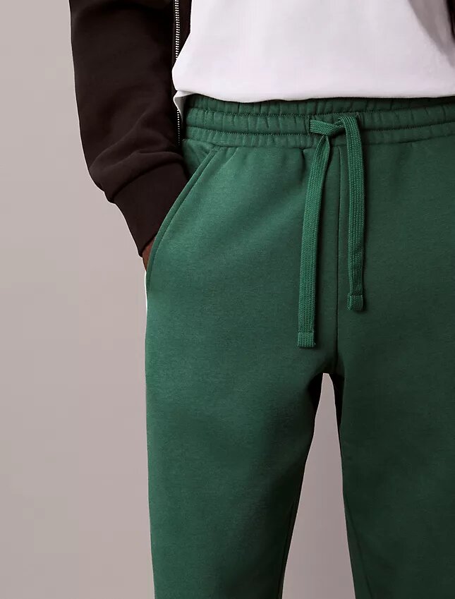 Klassiset fleece-verkkarihousut Klassiset fleece-verkkarihousut