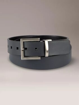 Käännettävä vyö, jossa on valjaiden solki