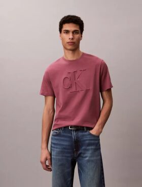 Kohokuvioitu Monogram Classic T-paita