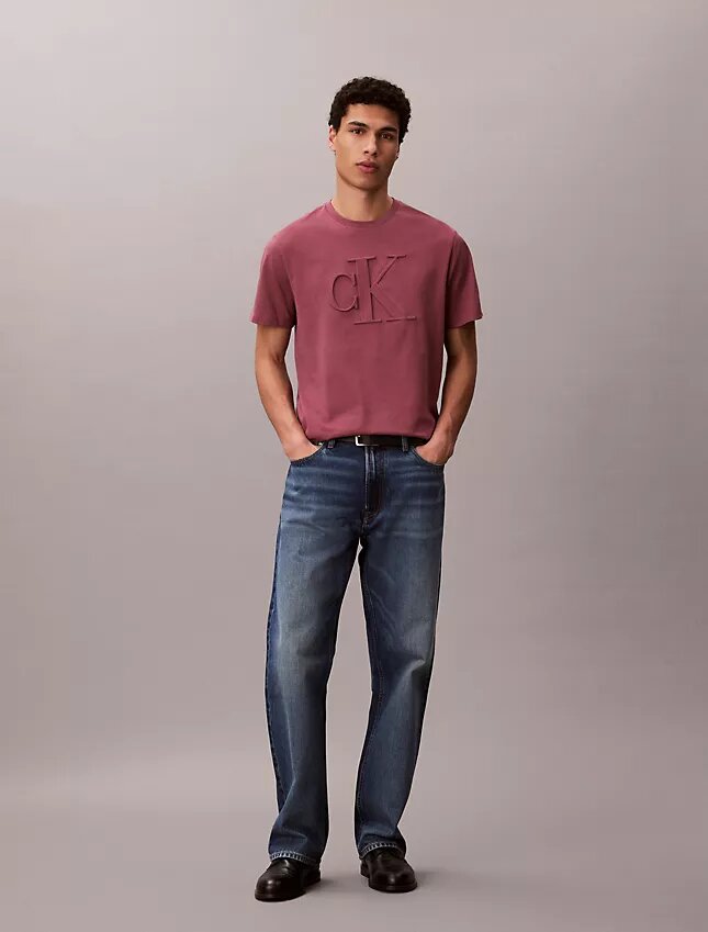 Kohokuvioitu Monogram Classic T-paita Kohokuvioitu Monogram Classic T-paita