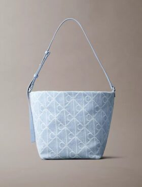 Koko pinnan kattava Emblem-logolla koristeltu Denim-kassi