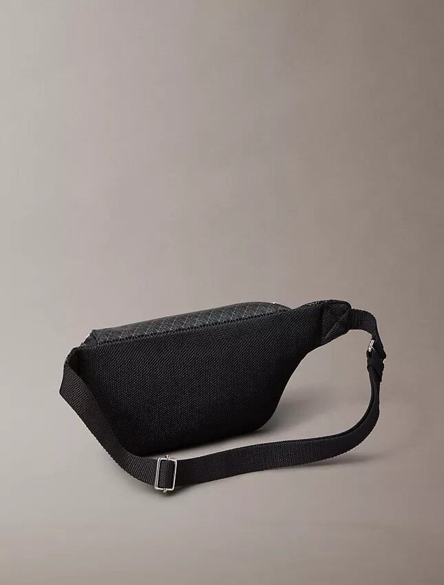 Koko pinnan kattava logavyölaukku Koko pinnan kattava logavyölaukku