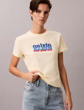 Kontrastivärinen logopainettu slim-T-paita