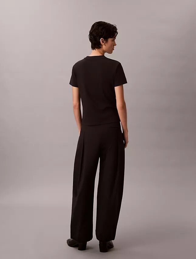 Kontrastivärinen logopainettu slim-T-paita Kontrastivärinen logopainettu slim-T-paita