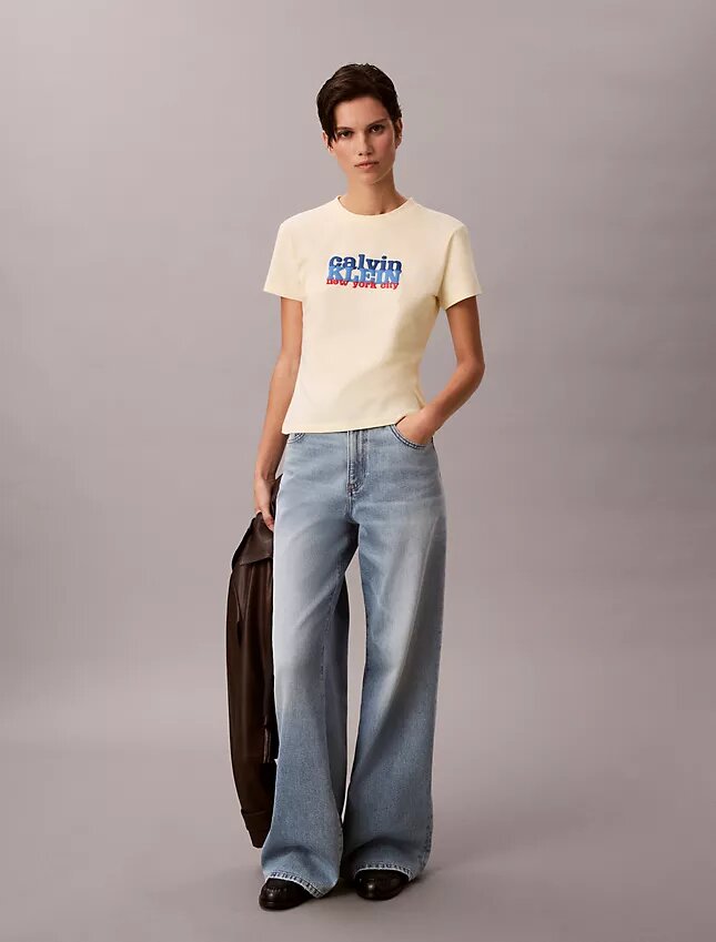 Kontrastivärinen logopainettu slim-T-paita Kontrastivärinen logopainettu slim-T-paita