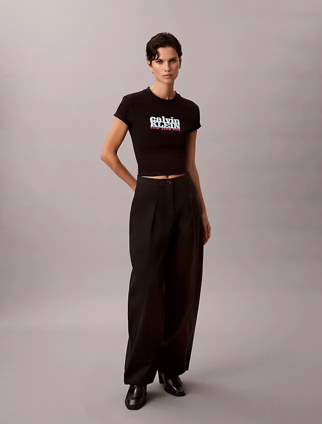 Kontrastivärinen logopainettu slim-T-paita Kontrastivärinen logopainettu slim-T-paita
