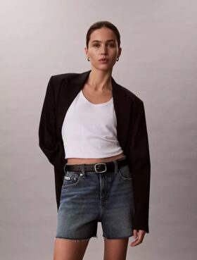 Korkeavyötäröiset midi-Denim-shortsit Korkeavyötäröiset midi-Denim-shortsit