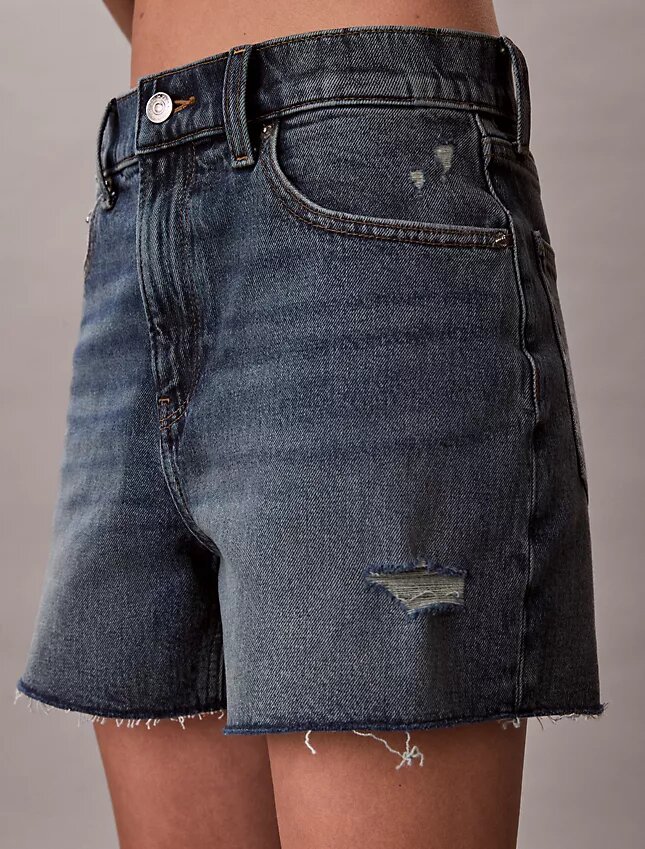 Korkeavyötäröiset midi-Denim-shortsit Korkeavyötäröiset midi-Denim-shortsit